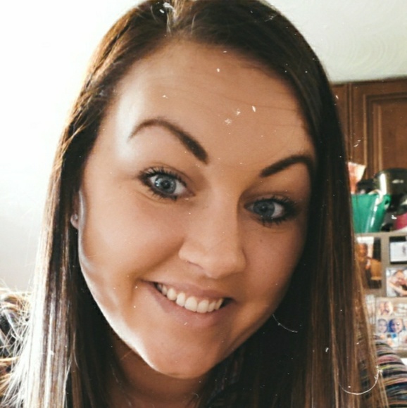 Meet your Posher, Jessica - Picture 1 of 1